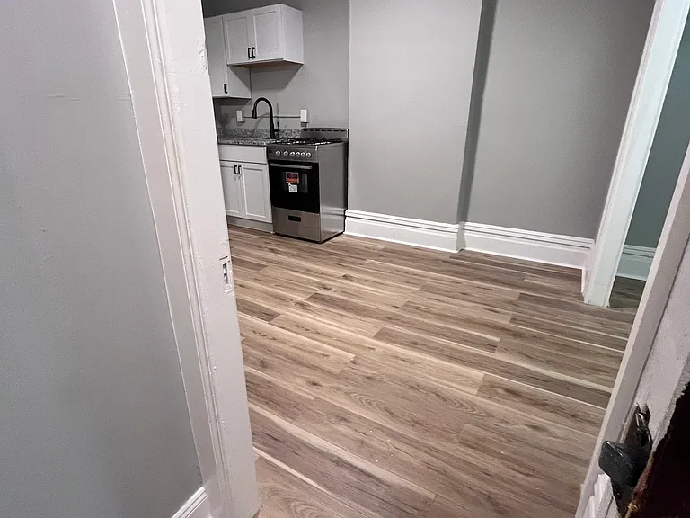103 W Dutton St #D — Photo 8