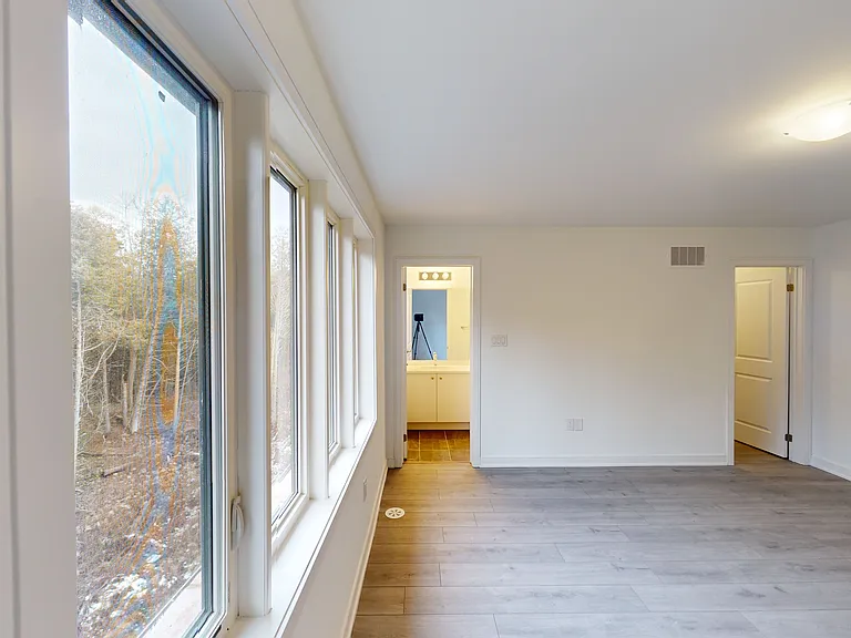 126 Blue Forest Cres — Photo 35