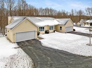 1041 Woods Ct #COURT10, Petoskey, MI 49770