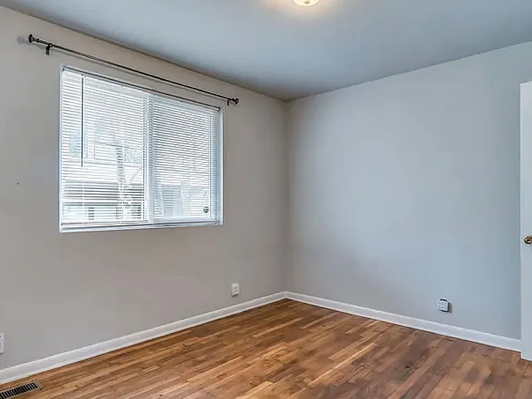 1019 Summit Ave — Photo 11