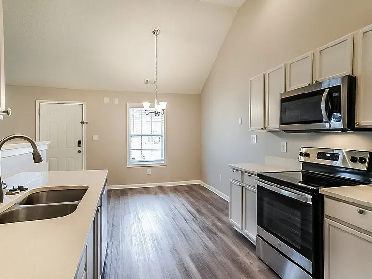 4925 Brookwood Pl — Photo 8