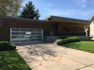 9511 Oak Cir, Omaha, NE 68124