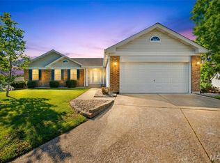 3 Riesling Ct, Saint Charles, MO 63304