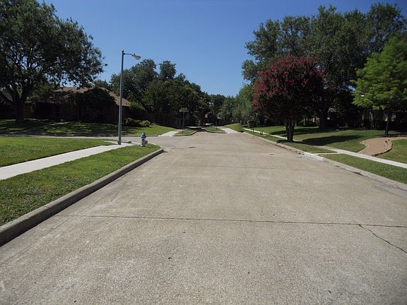 4th image of 1711 Carolyn Way