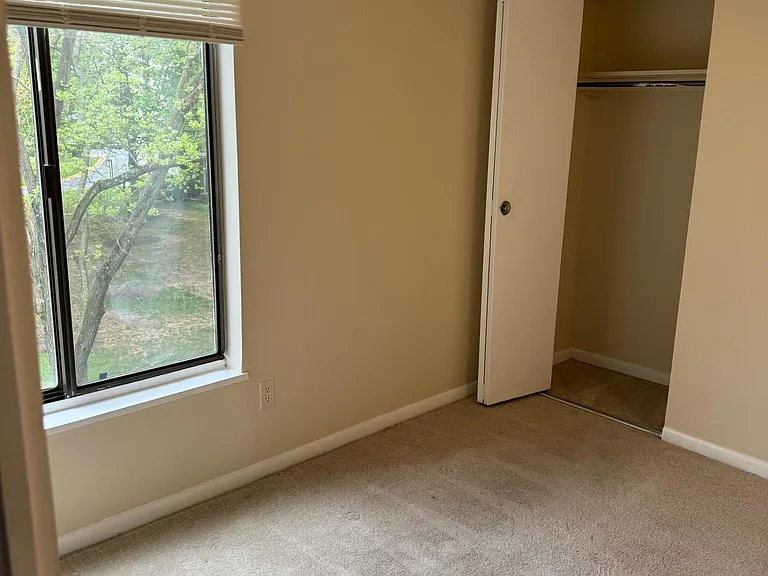 6001 Arlington Blvd #201 — Photo 9
