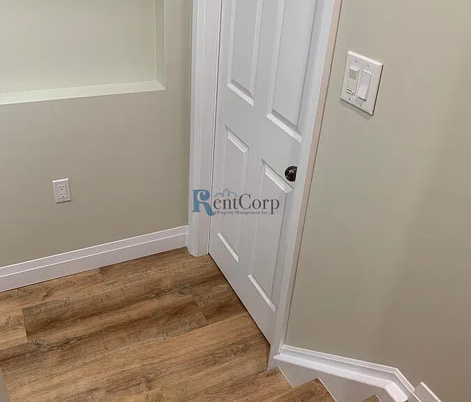 355 Bamberg Cres #1 — Photo 2