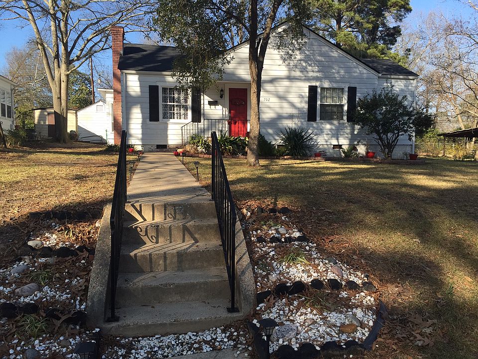 1st image of 702 E 6th St
