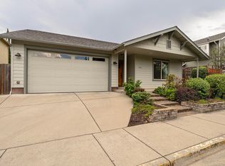 1405 Evergreen Ln, Ashland, OR 97520