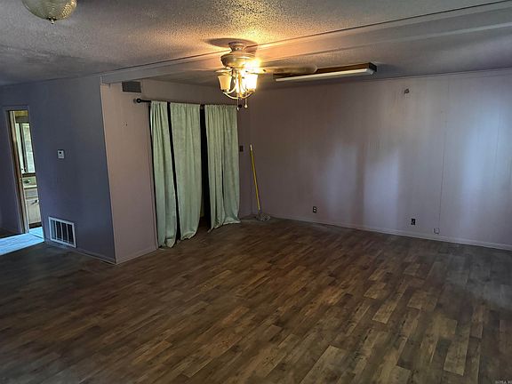 5th image of 1404 W 23rd Ave