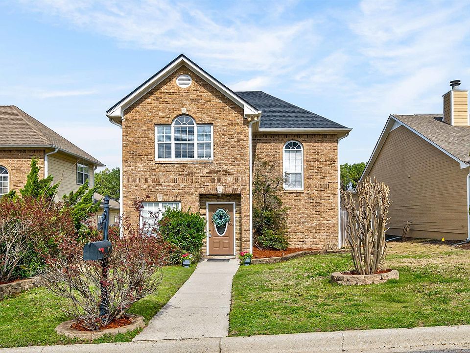 1st image of 124 Warwick Cir