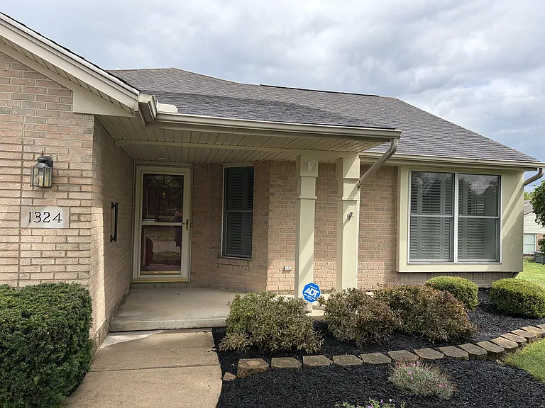 1324 Rosalind Dr — Photo 4