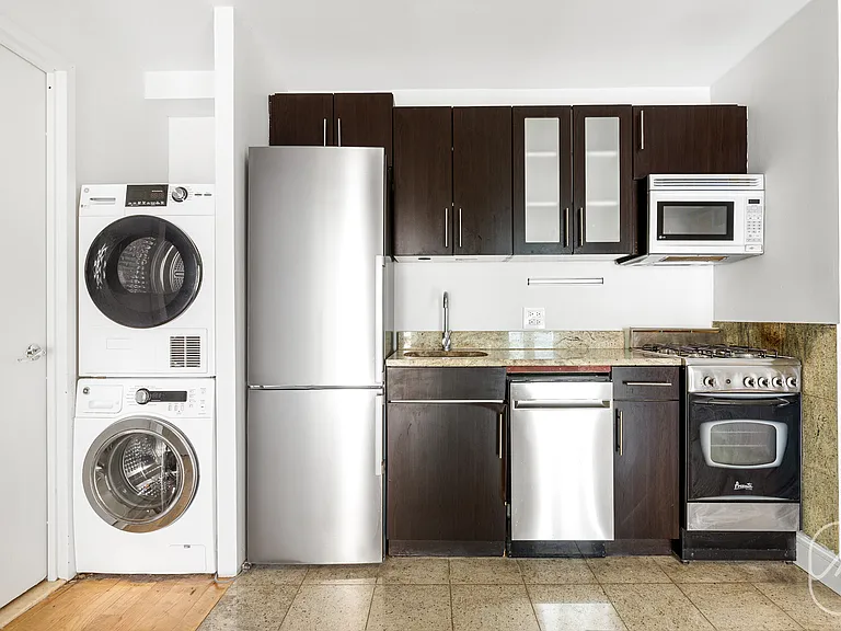 636 E 11th St #4G — Photo 5