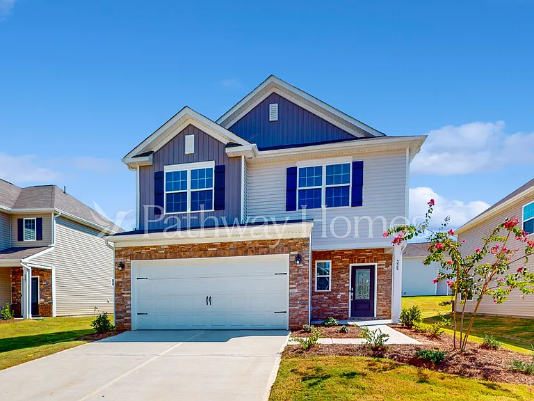 335 Kennerly Center Dr — Photo 1