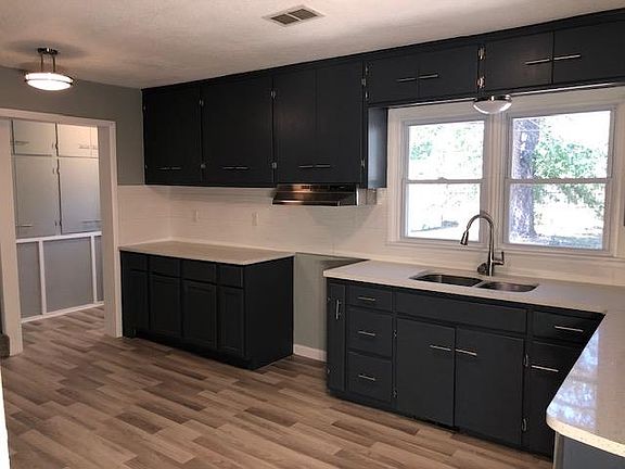 5th image of 1522 Terrace Dr