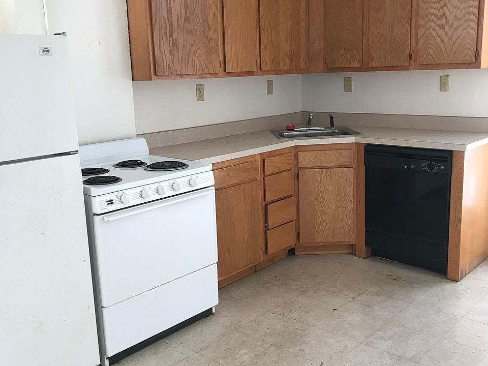 2nd image of 1405 South St APT A
