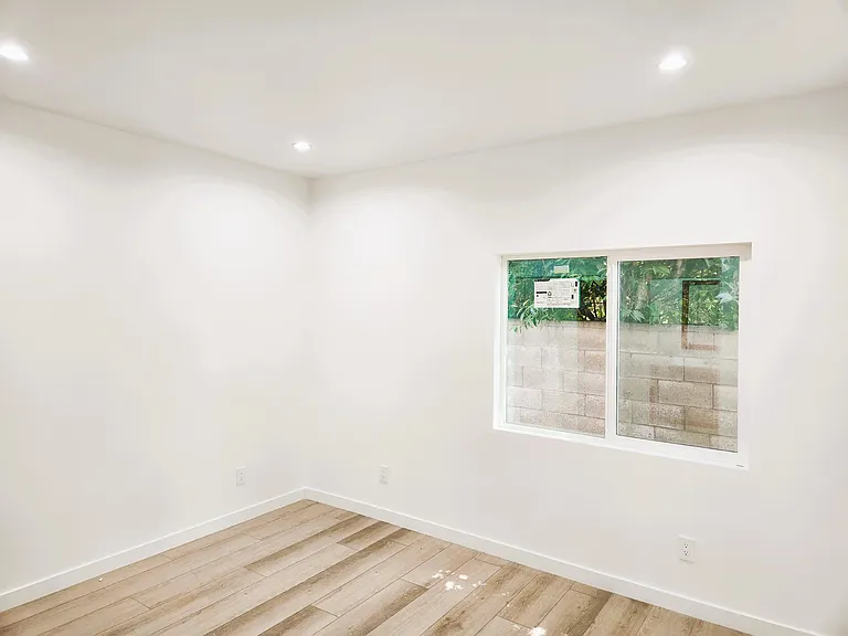 16047 Napa St — Photo 10