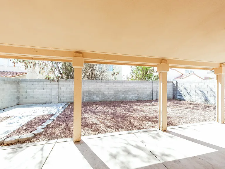 1915 Casa Verde Dr — Photo 16