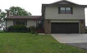 3rd image of 9 Bunker Hill Ln