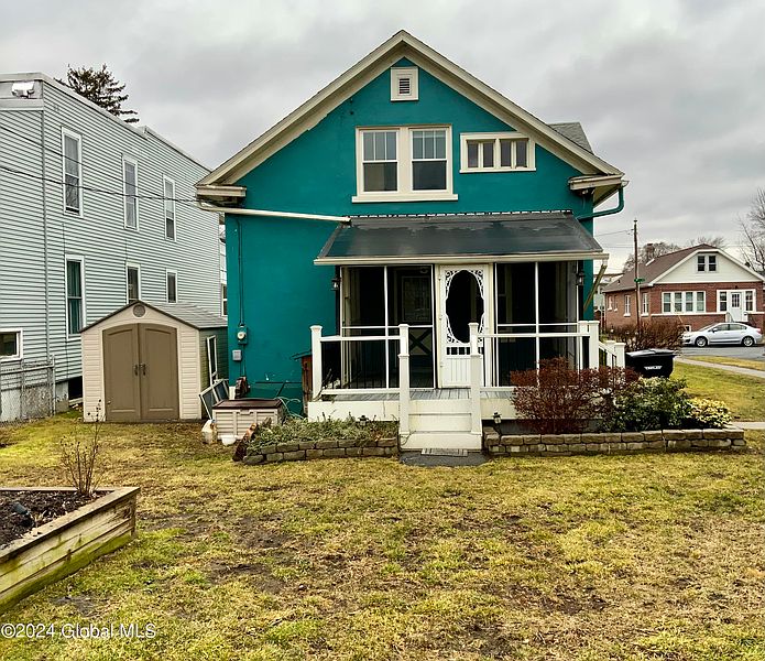 2nd image of 72 7th Avenue