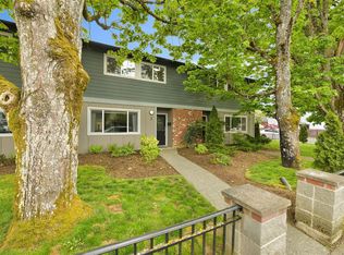 660 Jubilee St #3, Duncan, BC V9L 1X6