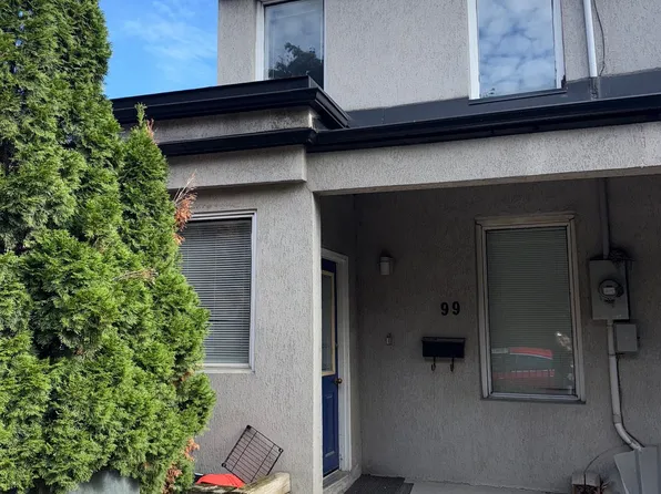 99 Trinity St #2, Toronto, ON M5A 3C7