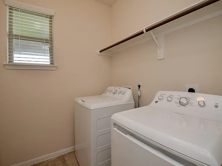 2227 Leonetti Ln — Photo 17