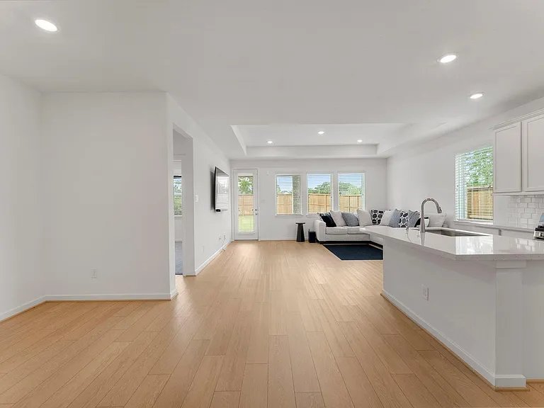 1210 Sugar Dr — Photo 12