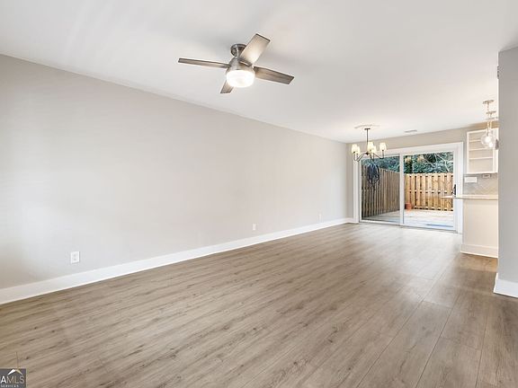 5th image of 2794 Farmstead Rd SE