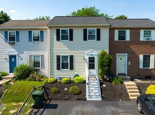 822 Penny Ln, Mount Joy, PA 17552