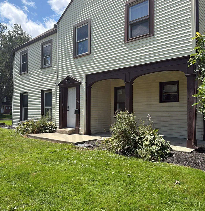 560 W Townview Cir #1