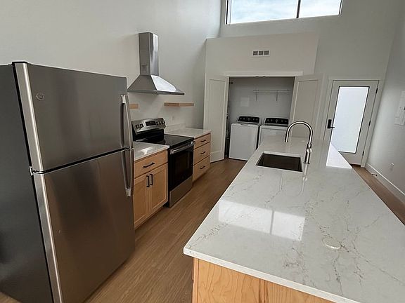 5th image of 521 Toole Ave #202