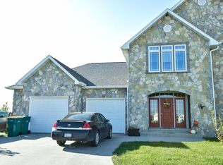 819 Birdie Ct, Mapleton, ND 58059