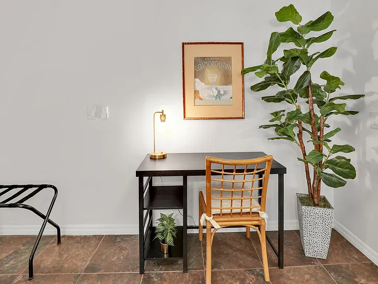 3652 SE 5th Ct — Photo 8