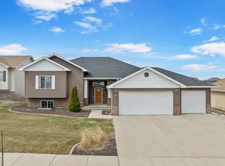 2617 18th St NW, Minot, ND 58703