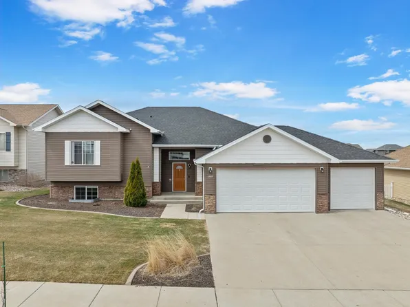 2617 18th St NW, Minot, ND 58703