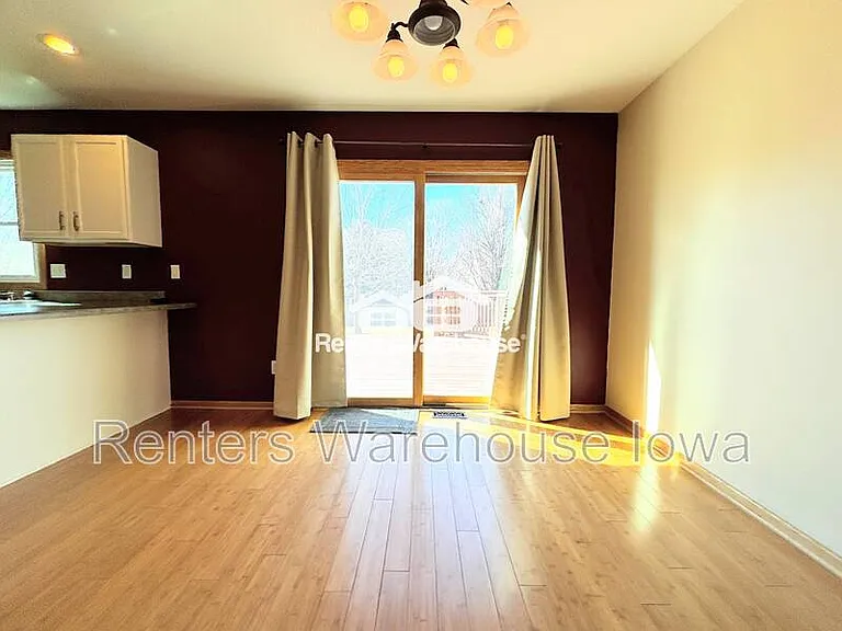 330 NE Cardinal Ln — Photo 13