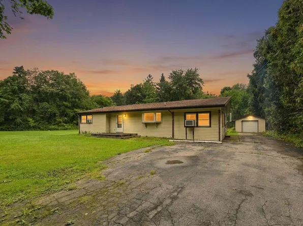 8887 Elm Valley Rd, Union Pier, MI 49129