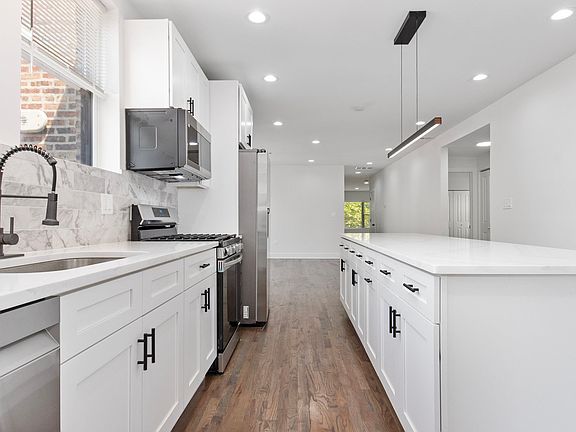 5th image of 7446 S Luella Ave