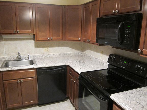 3rd image of 3827 Shenandoah Ave #B