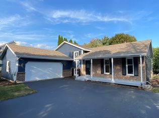 410 Lamplighter Loop SE, Poplar Grove, IL 61065