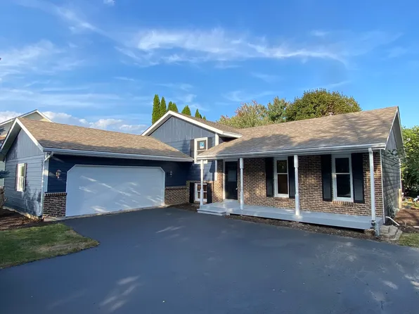 410 Lamplighter Loop SE, Poplar Grove, IL 61065