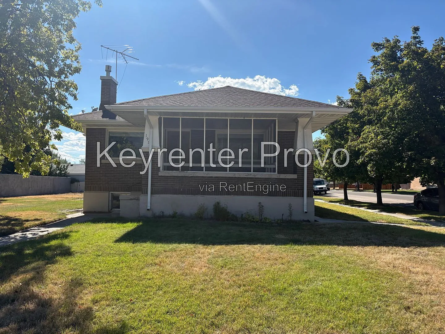 2 bed, 1.0 bath, 1225 sqft, $1,650 — Photo 2