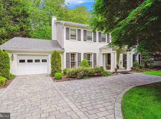 1586 Forest Villa Ln, Mc Lean, VA 22101