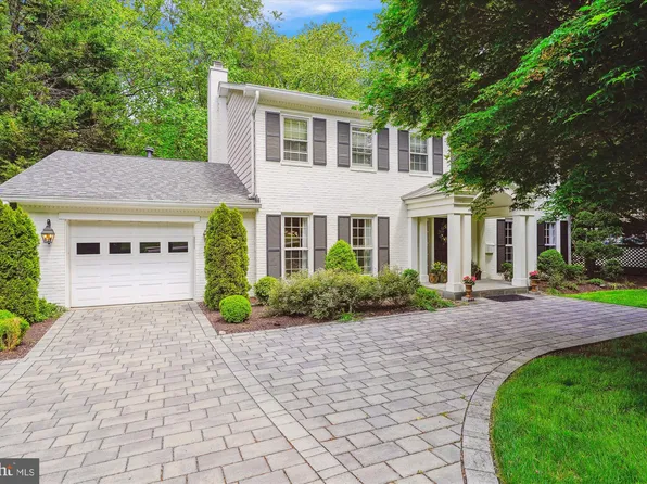 1586 Forest Villa Ln, Mc Lean, VA 22101