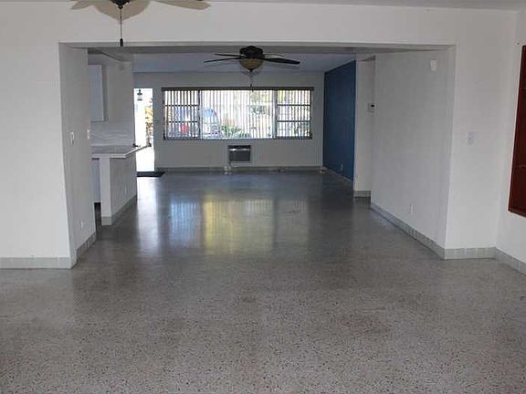 4th image of 329 NE 2nd Ct