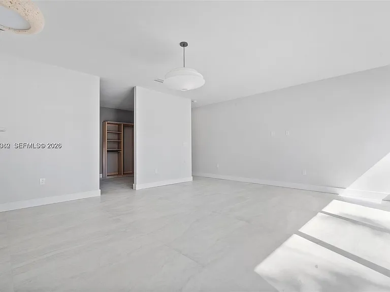 550 S Shore Dr — Photo 31