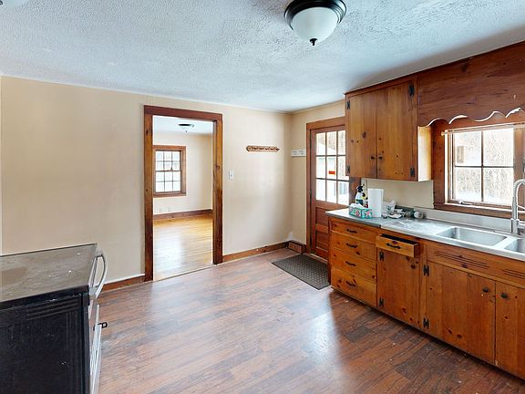 2nd image of 20 Hillside Rd