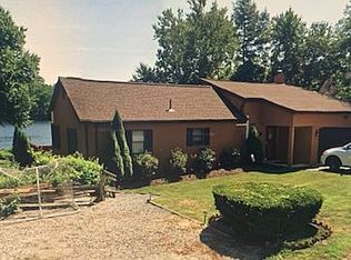 78 W Shore Dr, Exeter, RI 02822