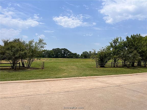 3rd image of 2088 Holland Creek Dr
