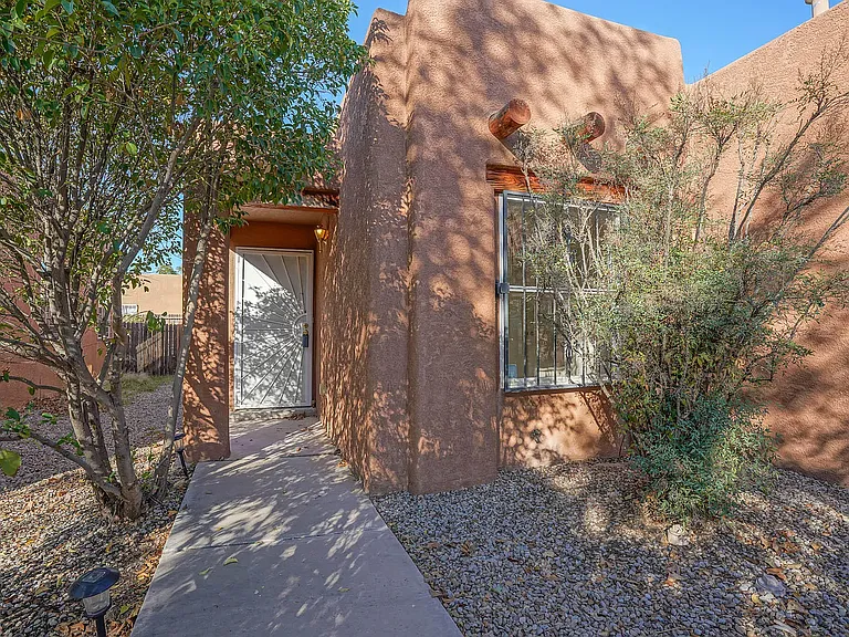 723 Seaborn Dr SW — Photo 5
